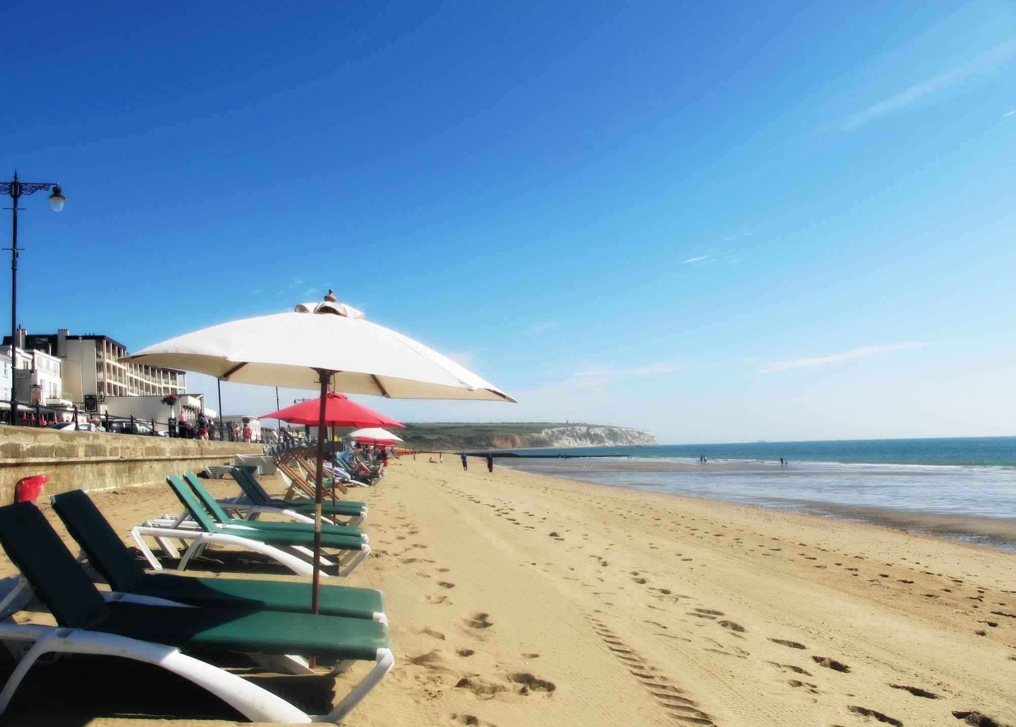 Regent Court - Seafront, Sandown --- Car Ferry Optional Extra 92 Pounds Return From Southampton Exterior foto